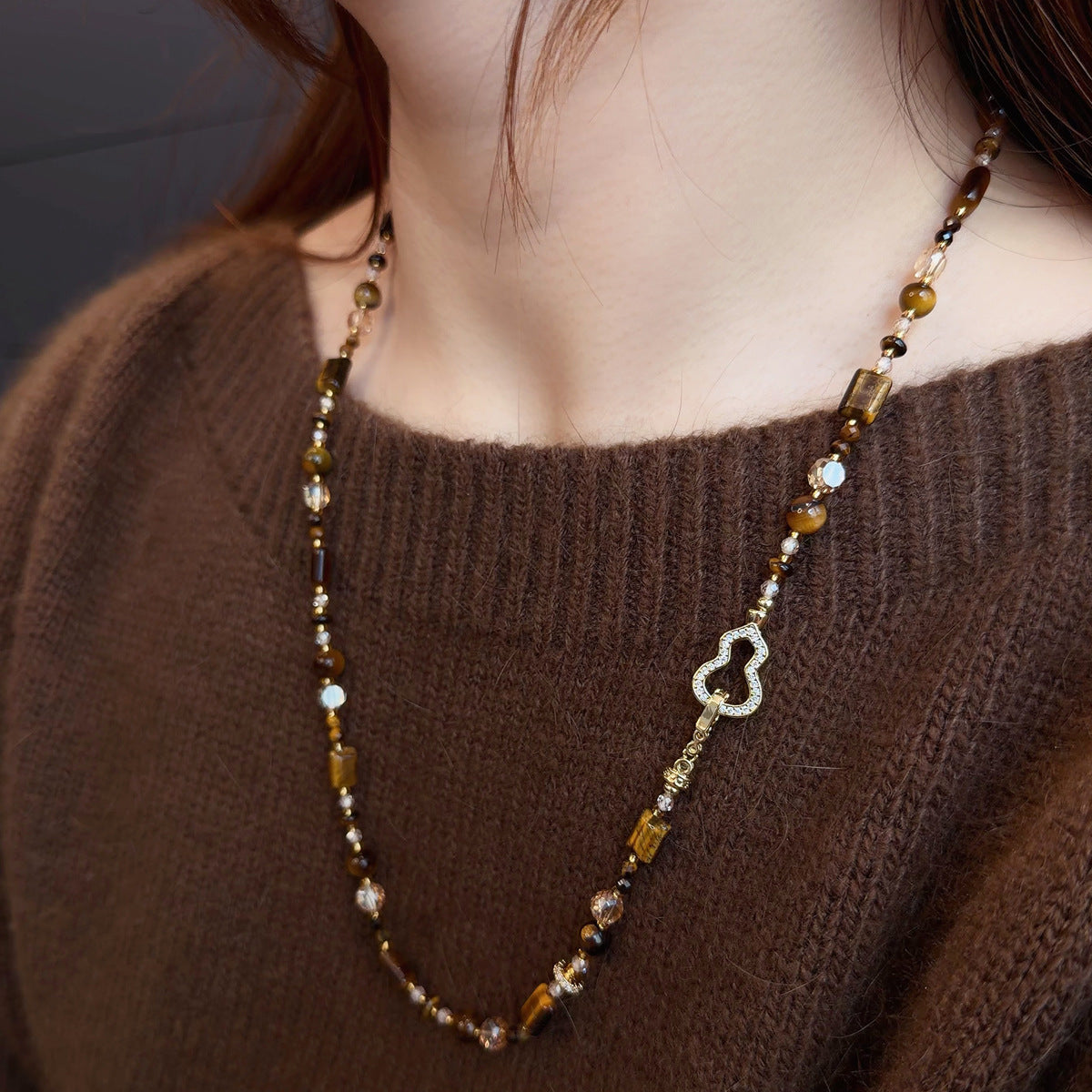 Natural tiger eye beaded necklace with sparkling calabash pendant