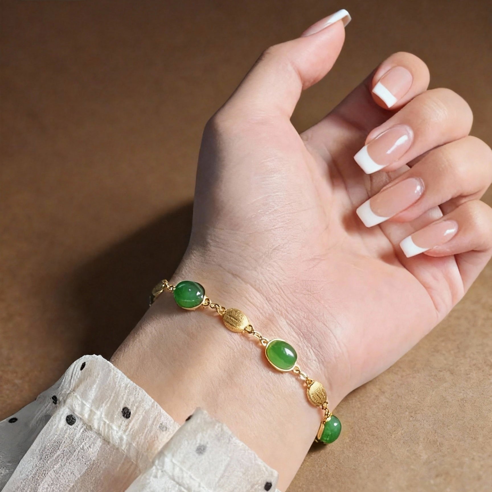 Natural jade bracelet with classic nephrite beads